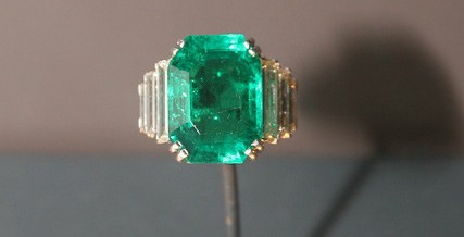 טבעת אמרלד ירוקה 